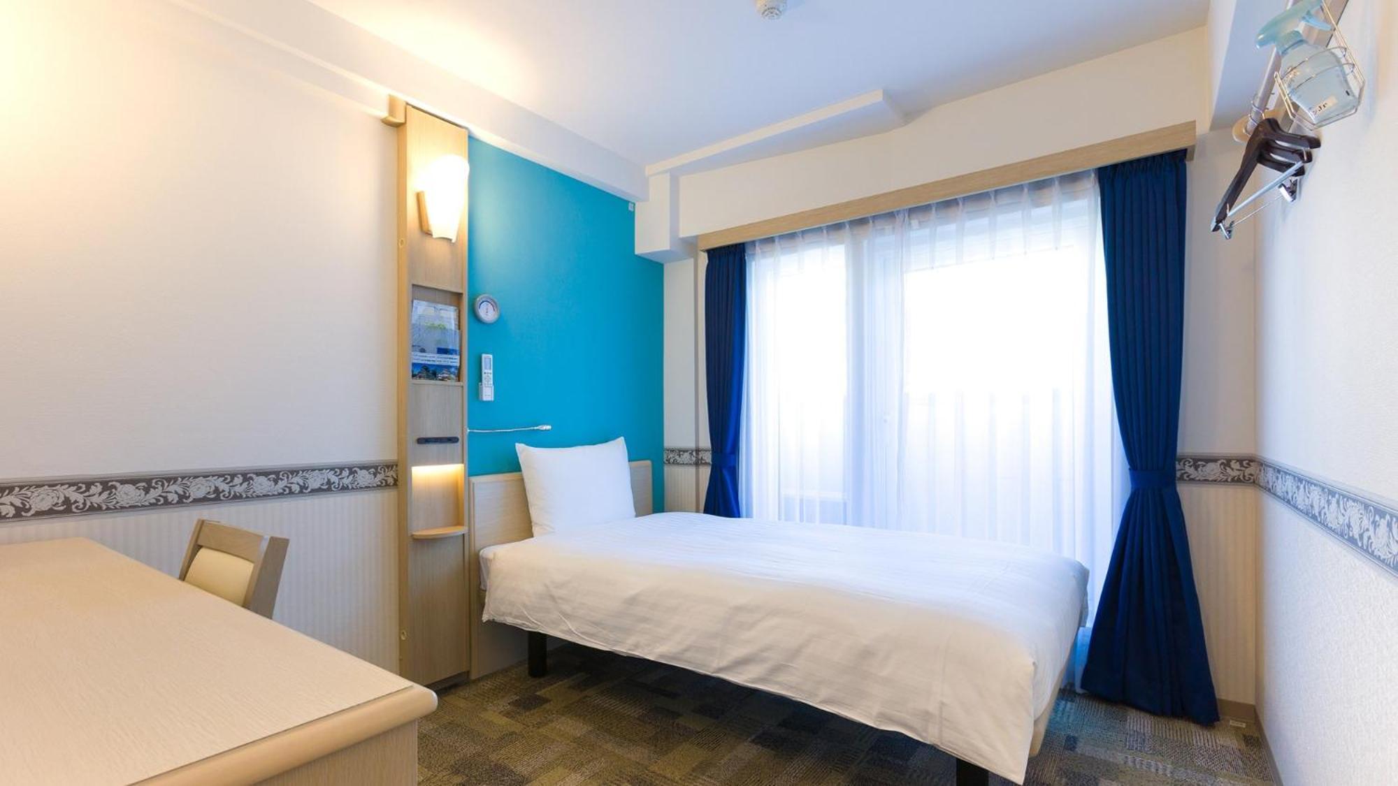 Toyoko Inn Saitama Misato Ekimae Екстериор снимка
