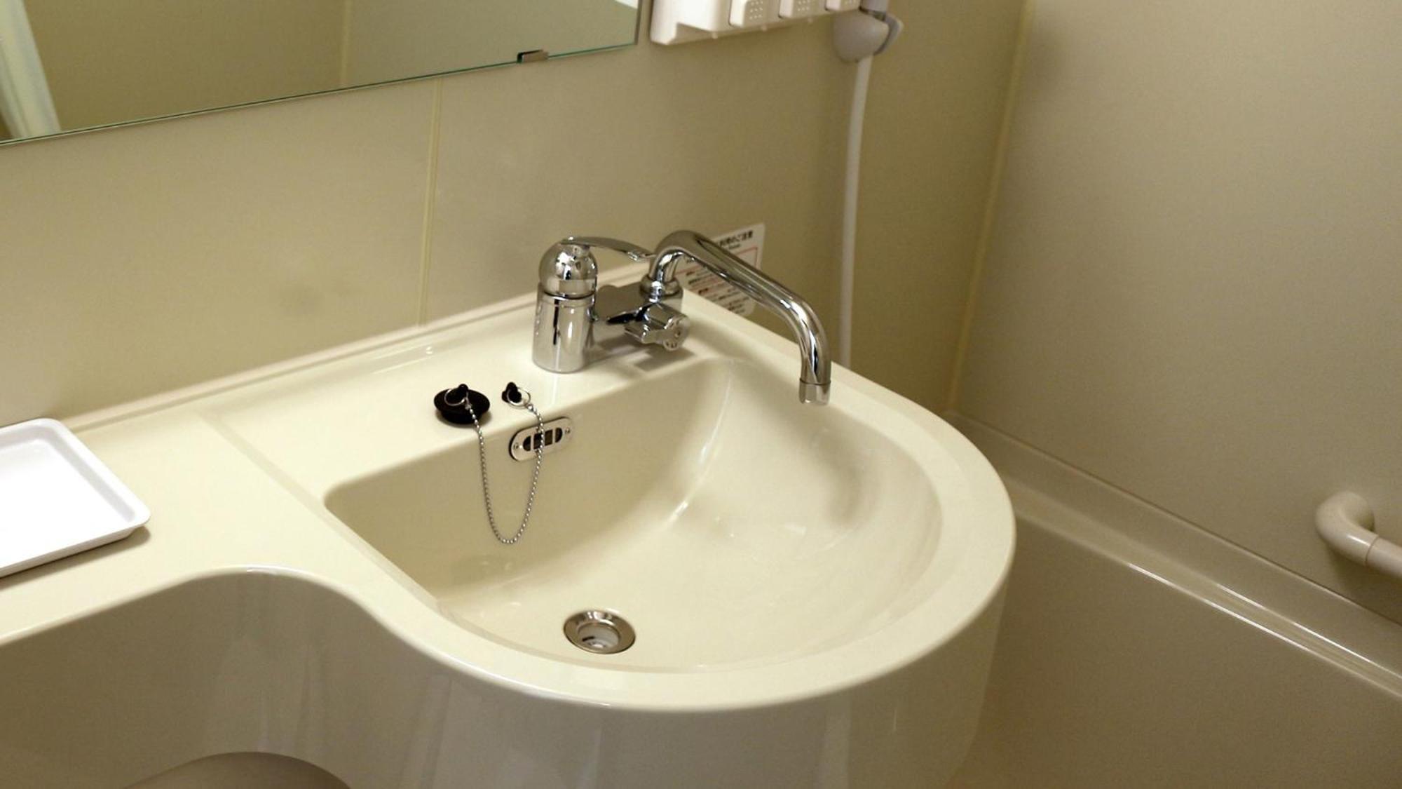 Toyoko Inn Saitama Misato Ekimae Екстериор снимка