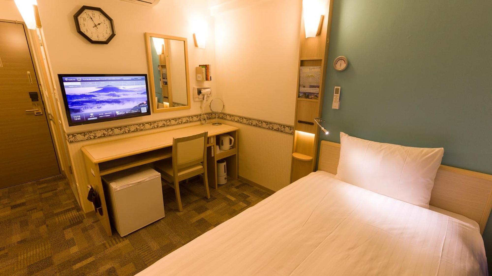 Toyoko Inn Saitama Misato Ekimae Стая снимка