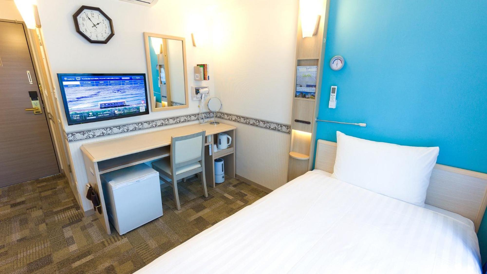 Toyoko Inn Saitama Misato Ekimae Стая снимка
