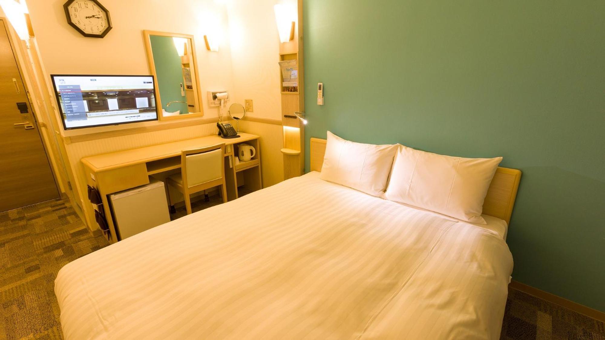 Toyoko Inn Saitama Misato Ekimae Стая снимка