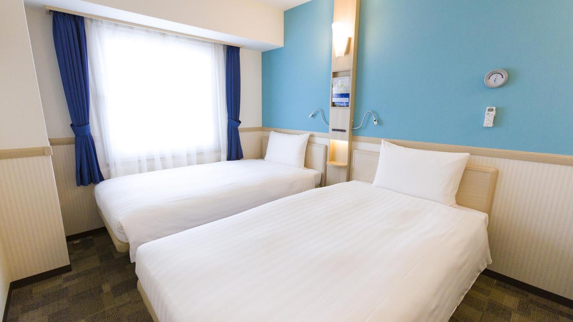 Toyoko Inn Saitama Misato Ekimae Стая снимка