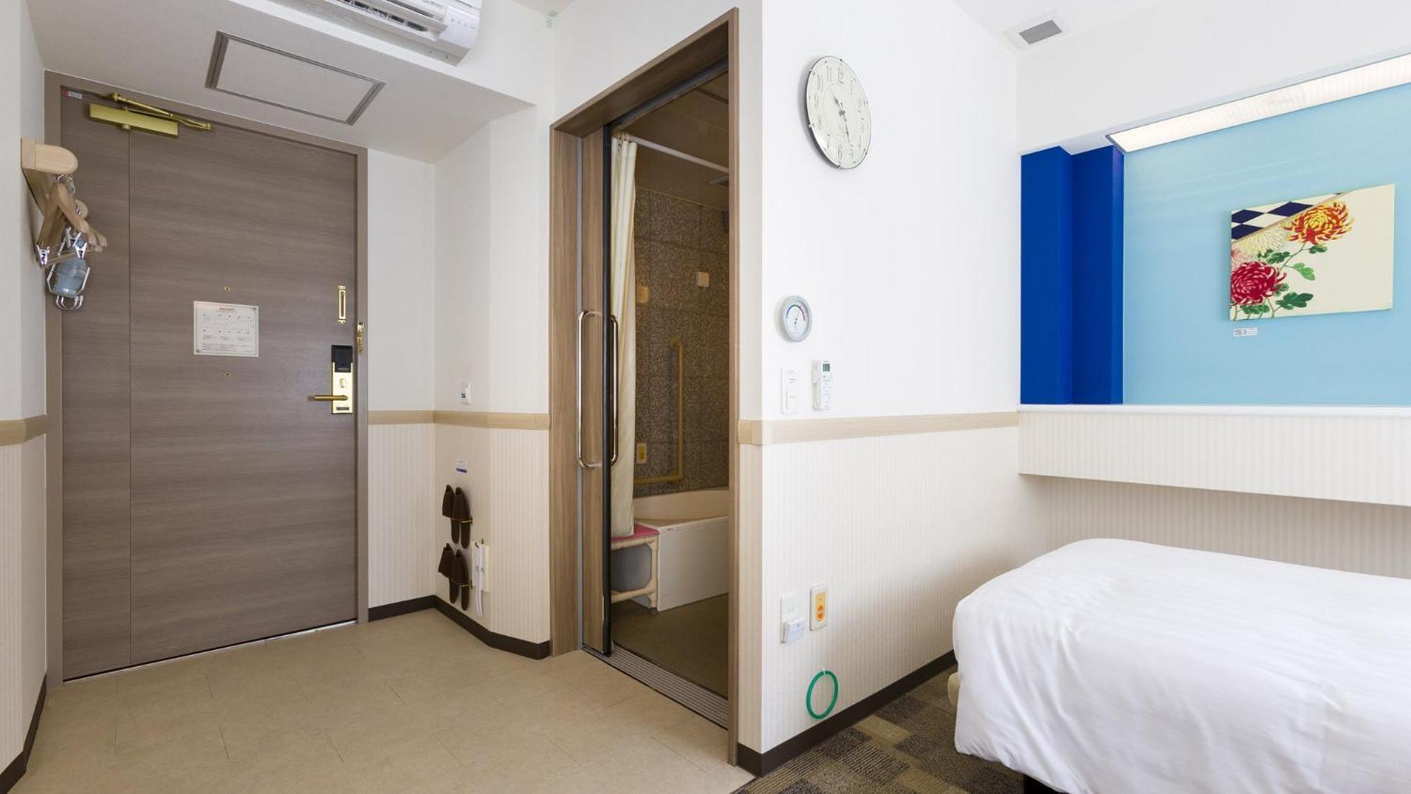 Toyoko Inn Saitama Misato Ekimae Стая снимка
